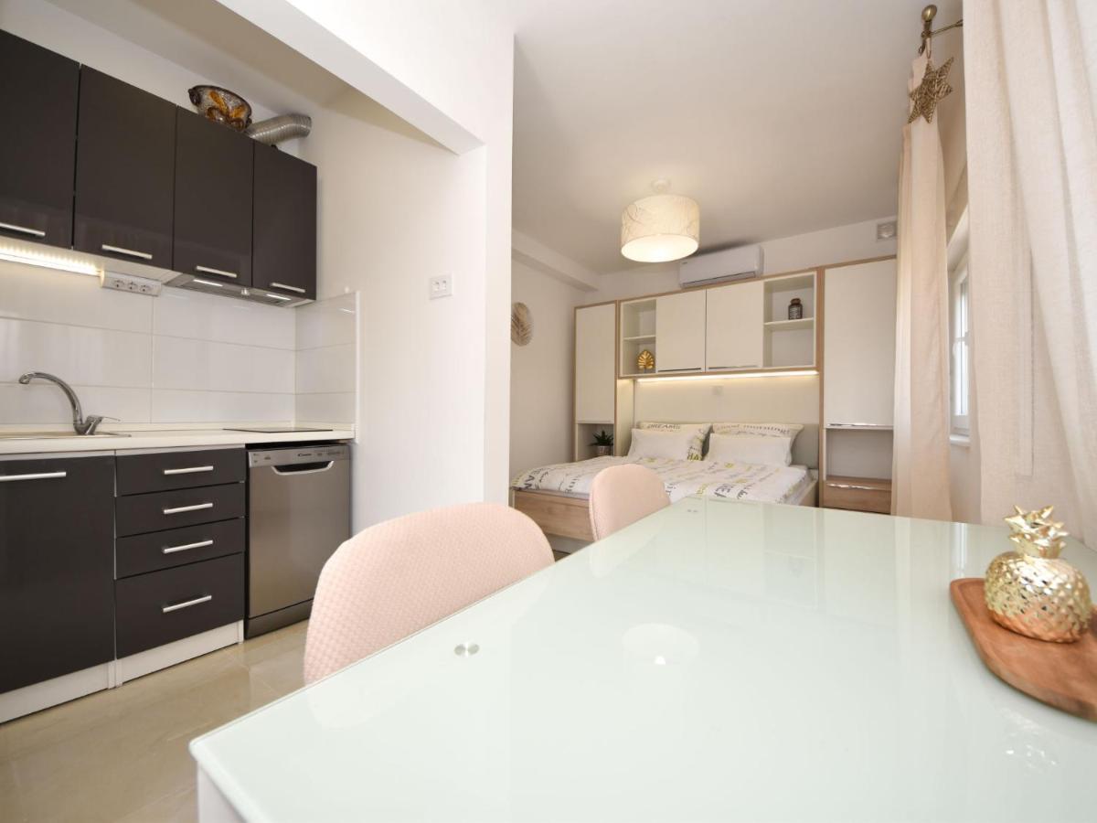 Apartment Matanovi Dvori-1 By Interhome Vir Eksteriør bilde